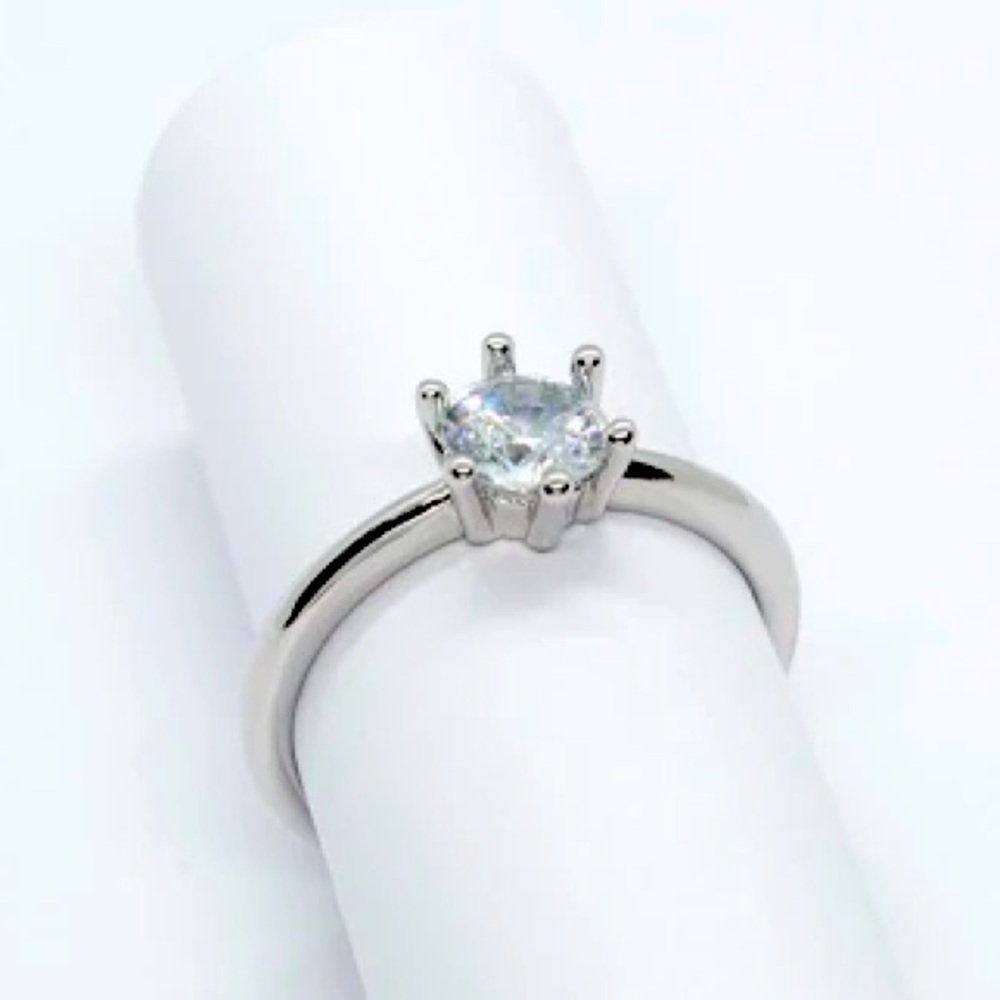 🆕Sterling Silver Solitaire Ring